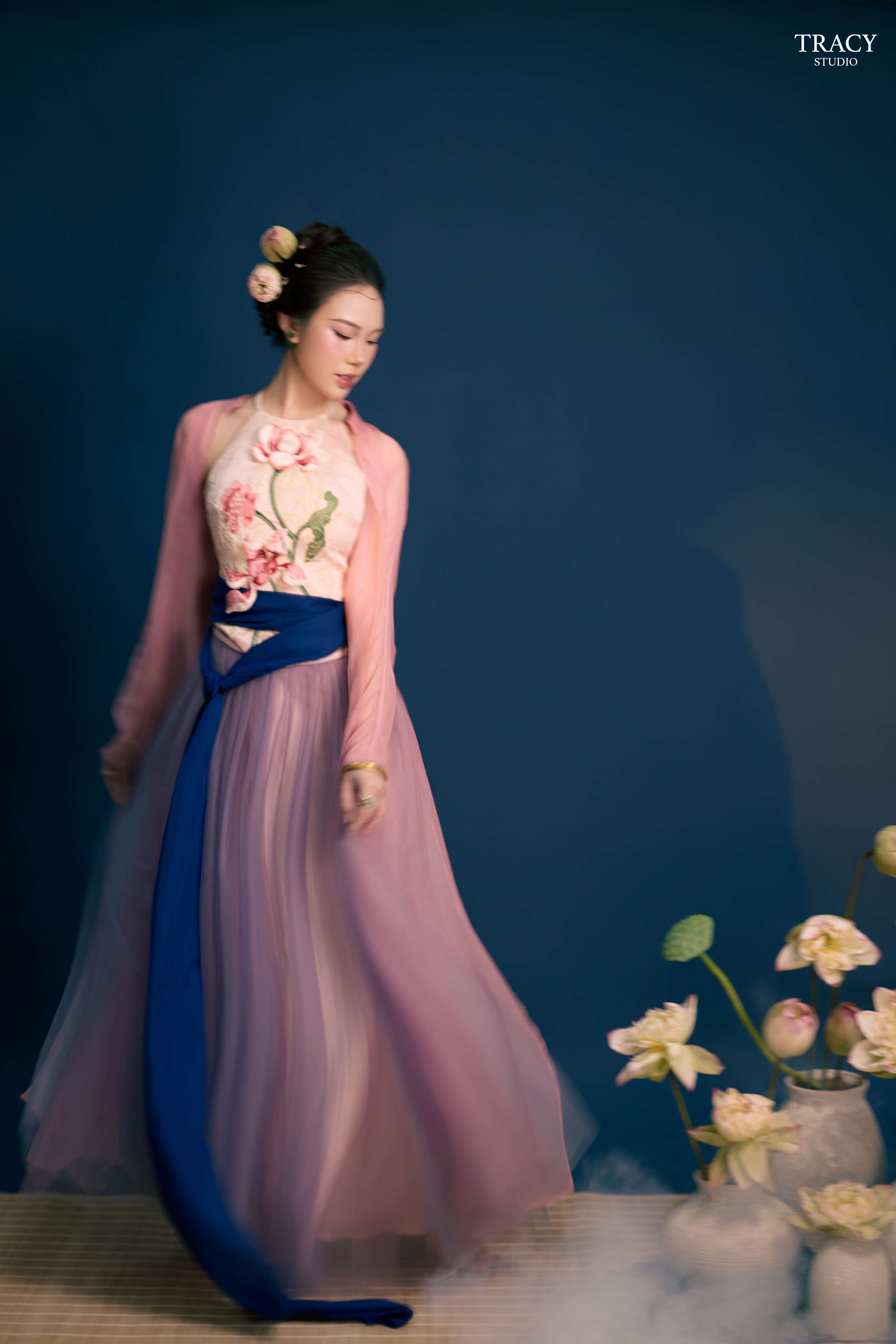 frontend/img/gallery/concept-sen/tracy-studio-chup-concept-sen-van-nguyen (4).jpg